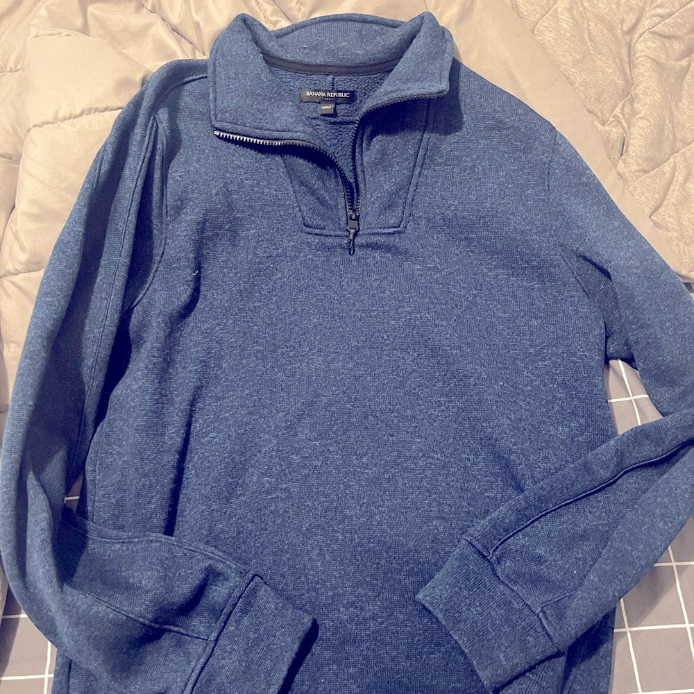 Men’s Banana Republic collared sweatshirt, Navy, Size Large.